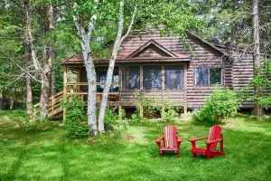 Cabin / Roofed Accommodation (Algonquin National Park)
