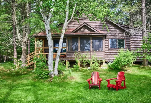 Cabin / Roofed Accommodation (Algonquin National Park)