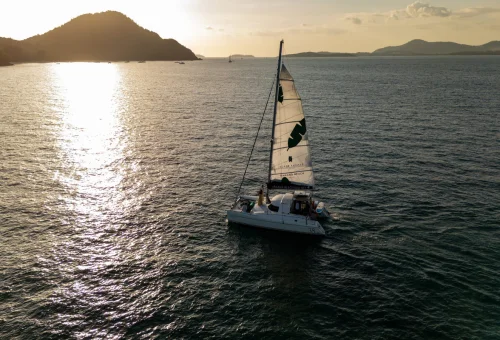 romatic-sunset-dinner-coral-island-phuket-travel-store-10