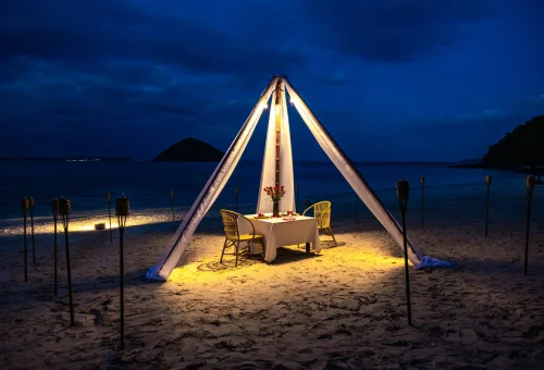 romatic-sunset-dinner-coral-island-phuket-travel-store-17