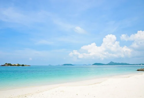 Luxury catamaran arriving at the beautiful Phi Phi Islands in Thailand.