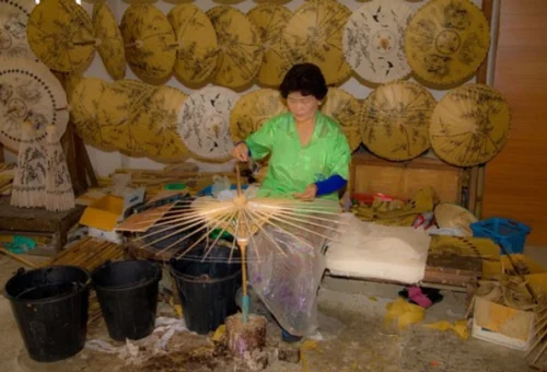 san-kamphaeng-handmade-umbrella-frames-chiang-mai