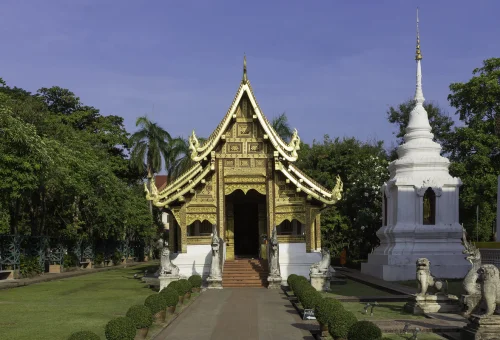 chiang-mai-temple-lanna-architecture-golden-details