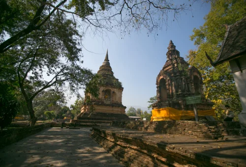 chiang-mai-historic-temple-chedis-lanna