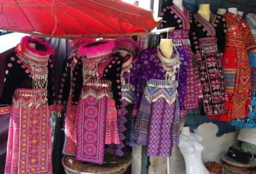 Traditional hill tribe clothing and handicrafts at Doi Pui Village