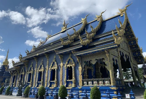 wat-rong-suea-ten-blue-temple-chiang-rai