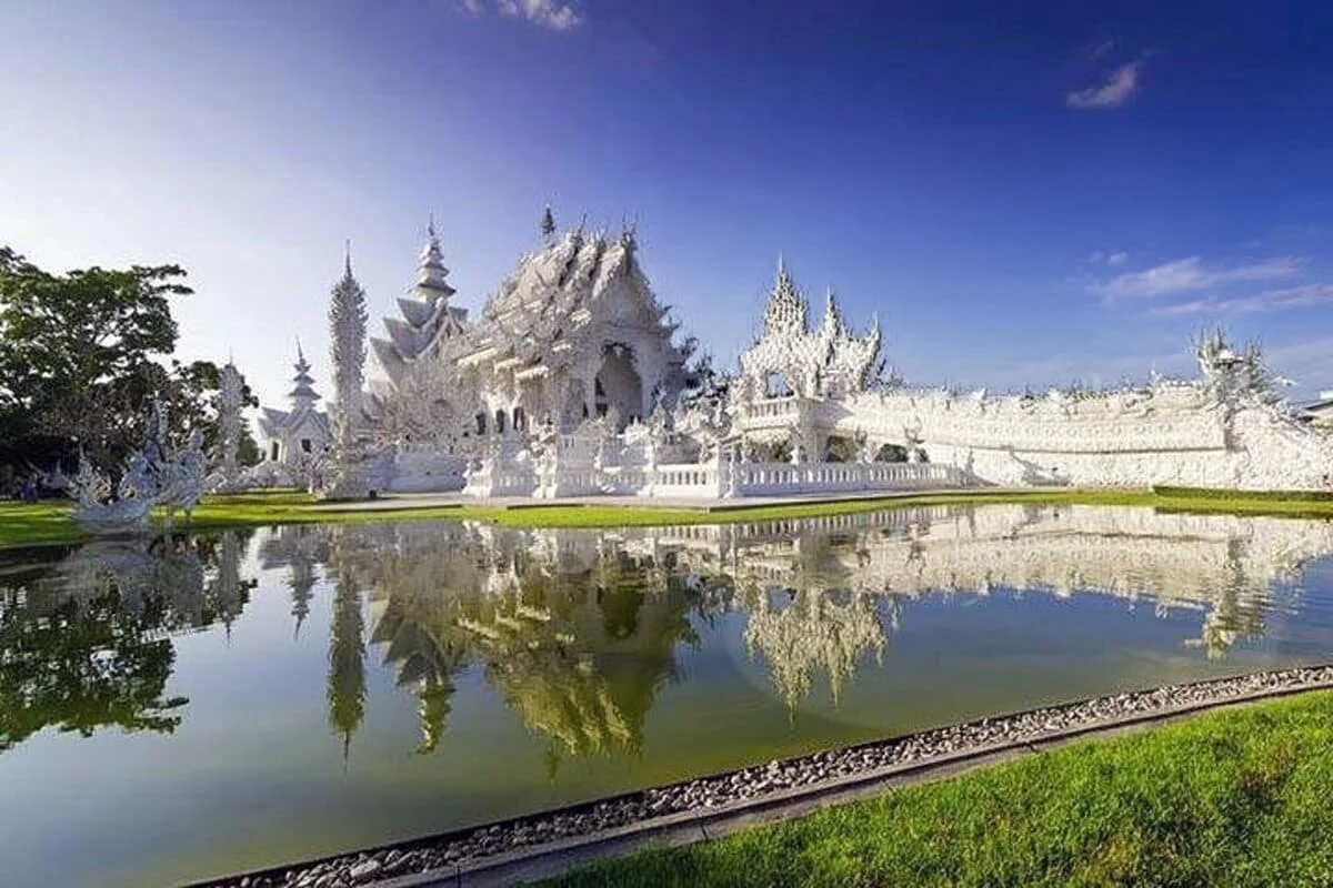 Wat Rong Khun White Temple Chiang Rai Thailand sightseeing tour