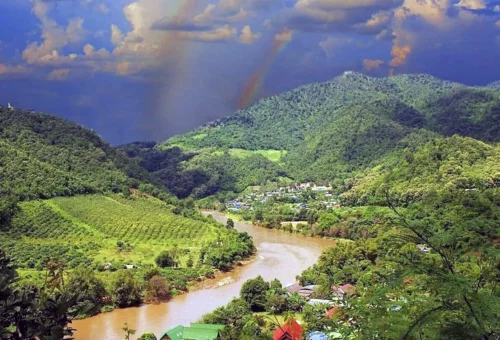golden-triangle-mekong-river-mountain-scenery