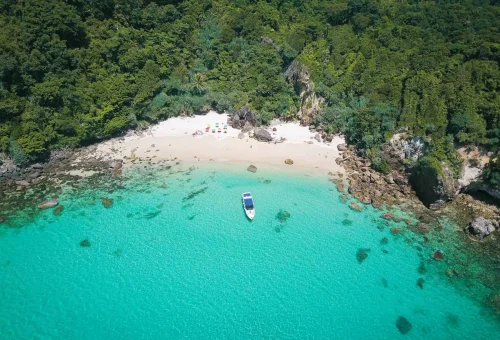 Koh Kradan Beach Clean-Up: How Phuket Travel Store Helps Protect Thailand’s Oceans