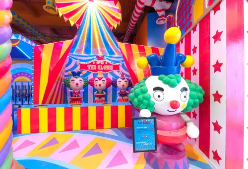 Brilliant fireworks lighting up the night sky above Carnival Magic Phuket’s grand finale show