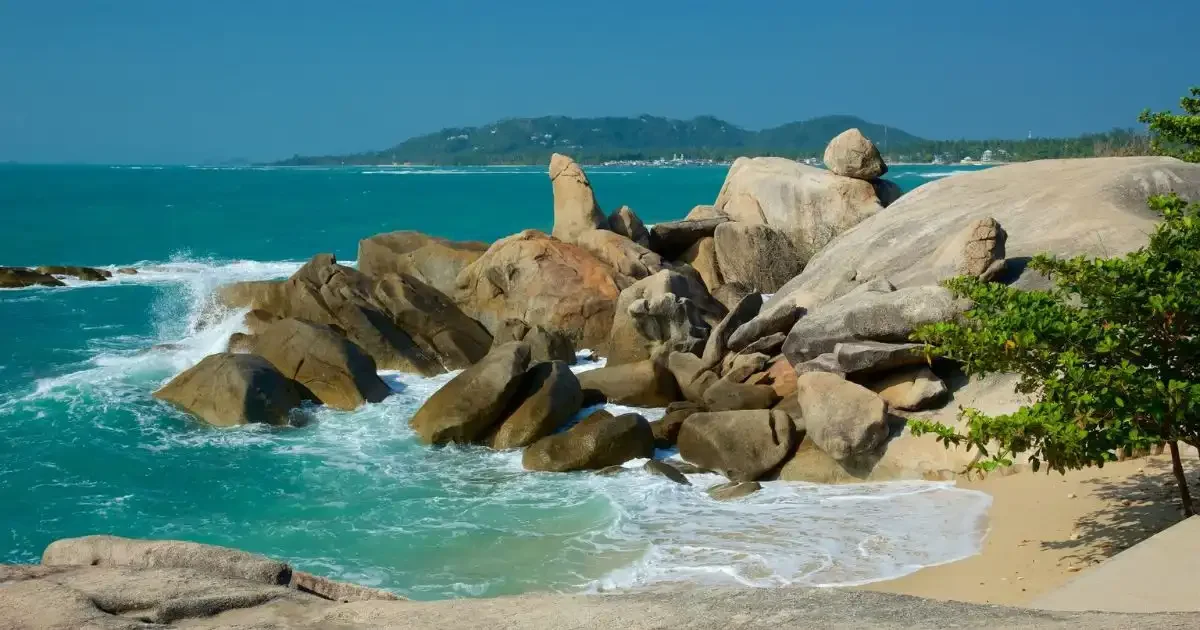 Hin Ta and Hin Yai Samui – Unique rock formations on a scenic seaside spot in Koh Samui.