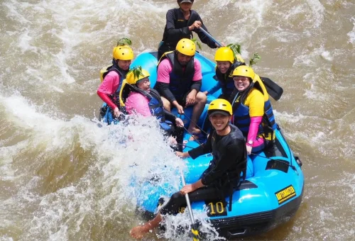 Thrilling rafting experience with Anda Adventure in Phang Nga – paddling through jungle river rapids – PhuketTravelStore.com