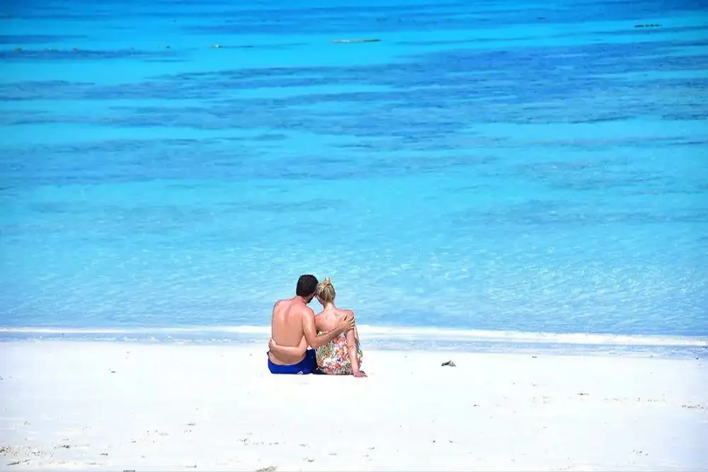 racha-yai-island-phuket-travel-store-1