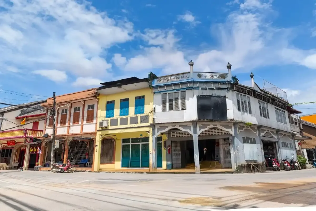 Takuapa Little Amazon Phuket Travel Store 2