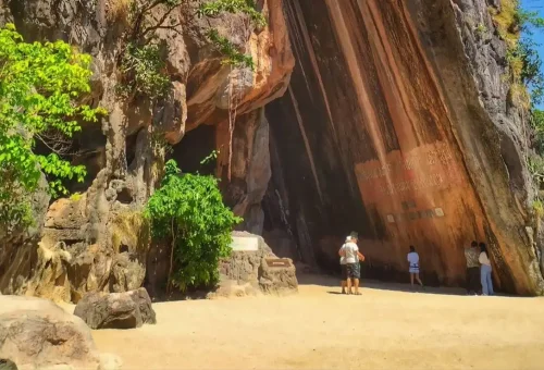 Iconic leaning limestone rock formation at James Bond Island (Koh Tapu) in Phang Nga Bay, Thailand