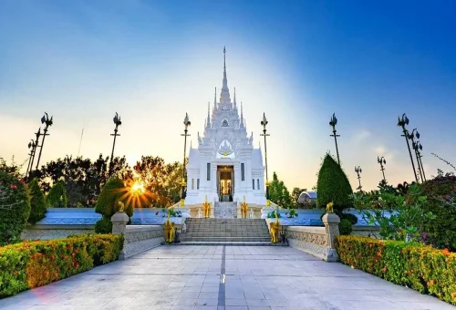 surat-thani-phuket-travel-store