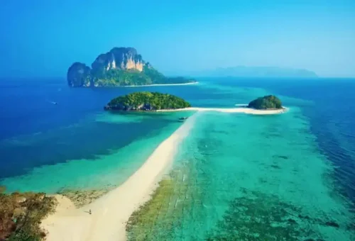 Aerial view of sandbars connecting islands on Krabi’s Four Island Tour.