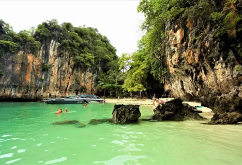 Turquoise waters and scenic limestone cliffs at Hong Island, part of the James Bond Discovery route.
