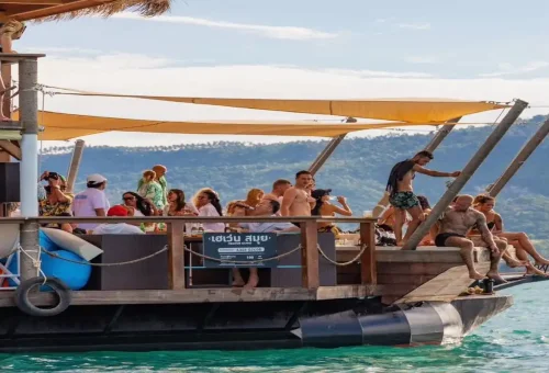 Group of friends partying on Samui boat tour
