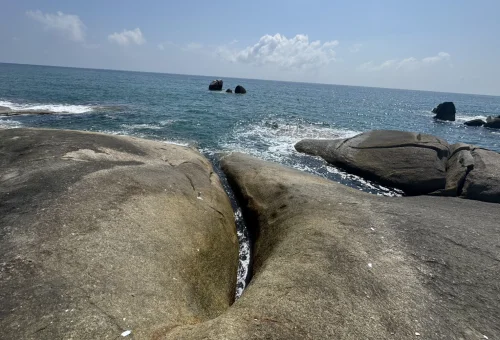 grand-mother-rocks-samui.jpg