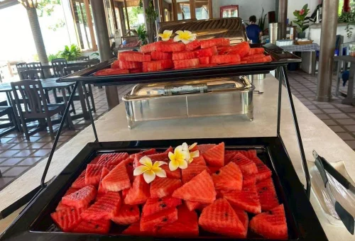 buffet-lunch-at-koh-nang-yuan12.jpg
