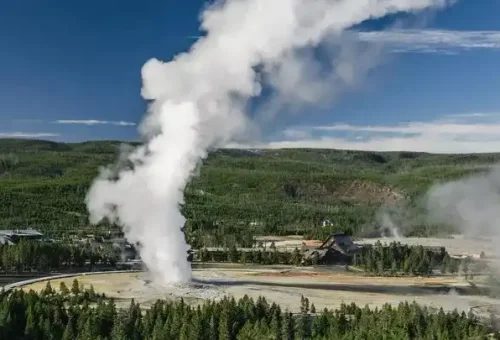 old-faithful-yellowstone-national-park-usa-6