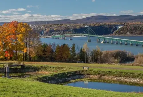 bridge-to-ile-d-orlean-quebec-canada-1