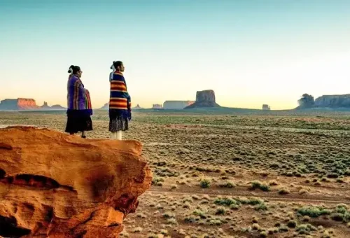 59_navajo-native-american-sisters-monument-valley-tribal-park-usa-14