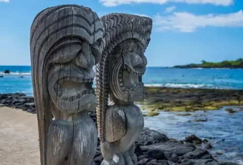 tiki-carvings-keauhou-bay-hawaii-1