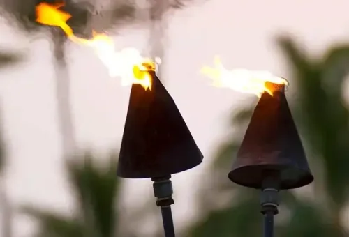tiki-torches-kahului-hawaii-1