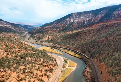RM21_RTR_Train_Exterior_Red_Canyon