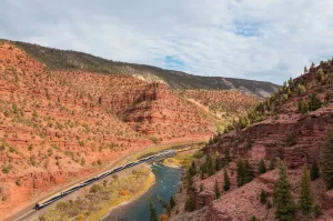 RM21_RTR_Train_Exterior_Red_Canyon (1)