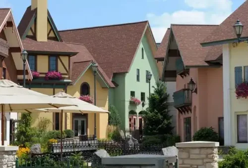 shopping-district-frankenmuth-michigan-usa-1