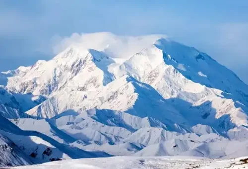 spectacular-view-denali-above-susitna-river-talkeetna-alaska-usa-1