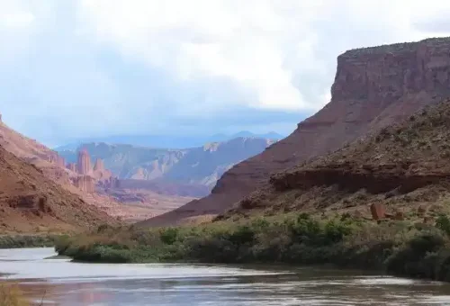 visit-moab-home-to-arches-and-canyonlands-national-parks-usa-1