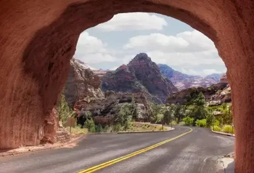 tunnel-zion-national-park-usa-1