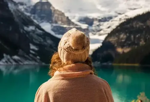 hike-lake-louise-shoreline-plain-six-glaciers-teahouse-alberta-canada-1