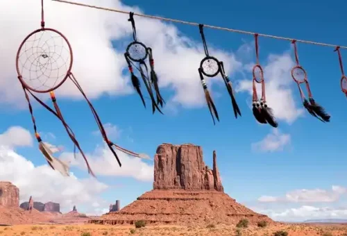 dream-catchers-monument-valley-usa-1