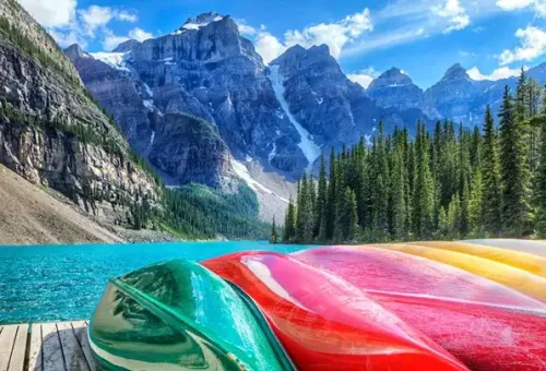 canoes-moraine-lake-banff-canada-1