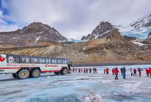 people-glacier-walk-athabasca-glacier-canada-9
