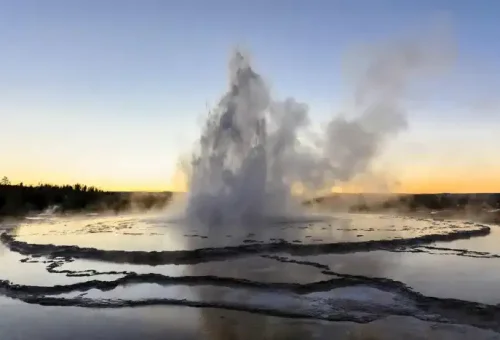 lower-geyser-basin-yellowstone-national-park-usa