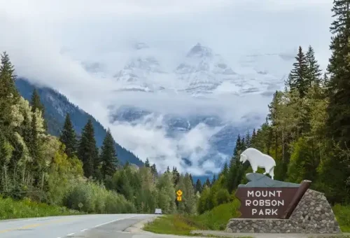mount-robson-provincial-park-mount-robson-british-columbia