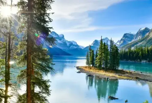 spirit-island-maligne-lake-jasper-national-park-alberta-canada