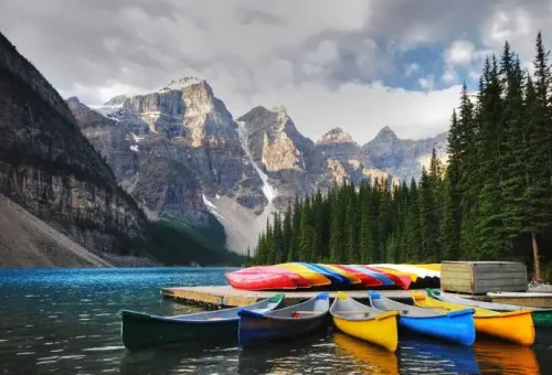 canoes-moraine-lake-banff-canada