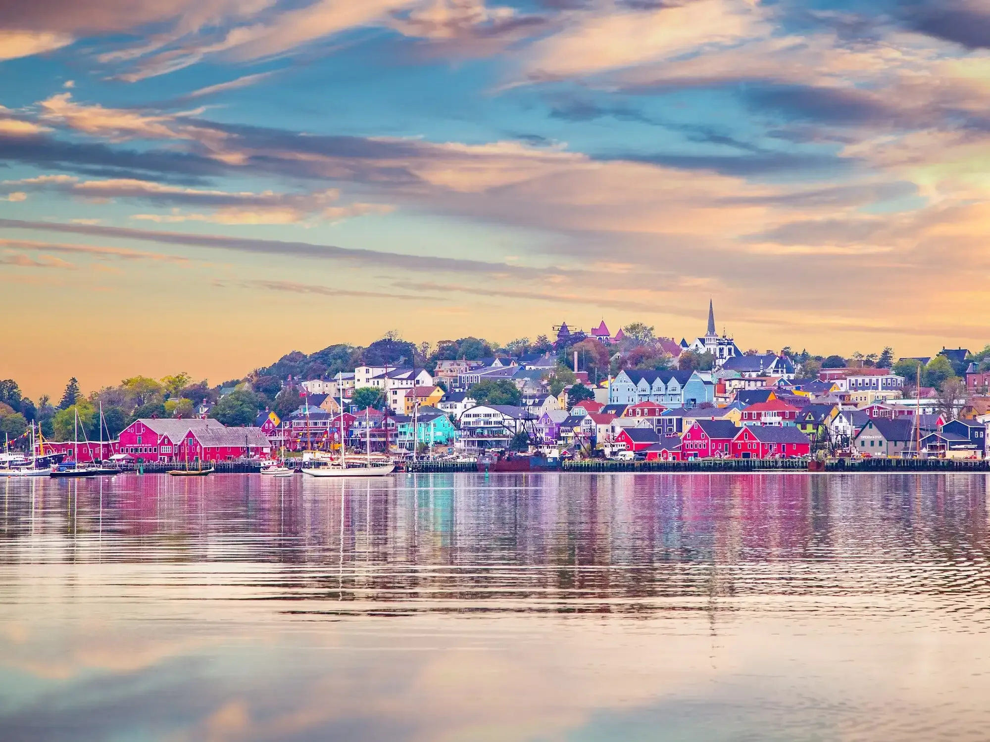 Lunenburg_Waterfront_2000x1500