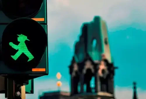 ampelmann-traffic-light-berlin-germany-1