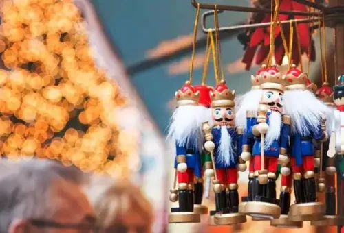 christmas-decoration-marienplatz-munich-germany-1