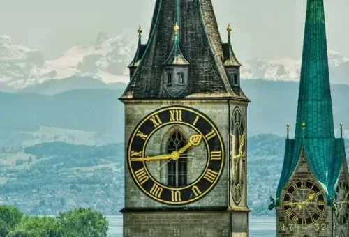 fraumunster-and-st-peter-church-zurich-switzerland-1