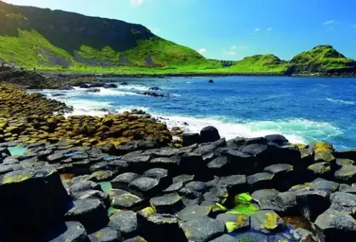 sunny-giants-causeway-northern-ireland