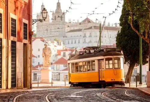 tramway-lisbon-portugal